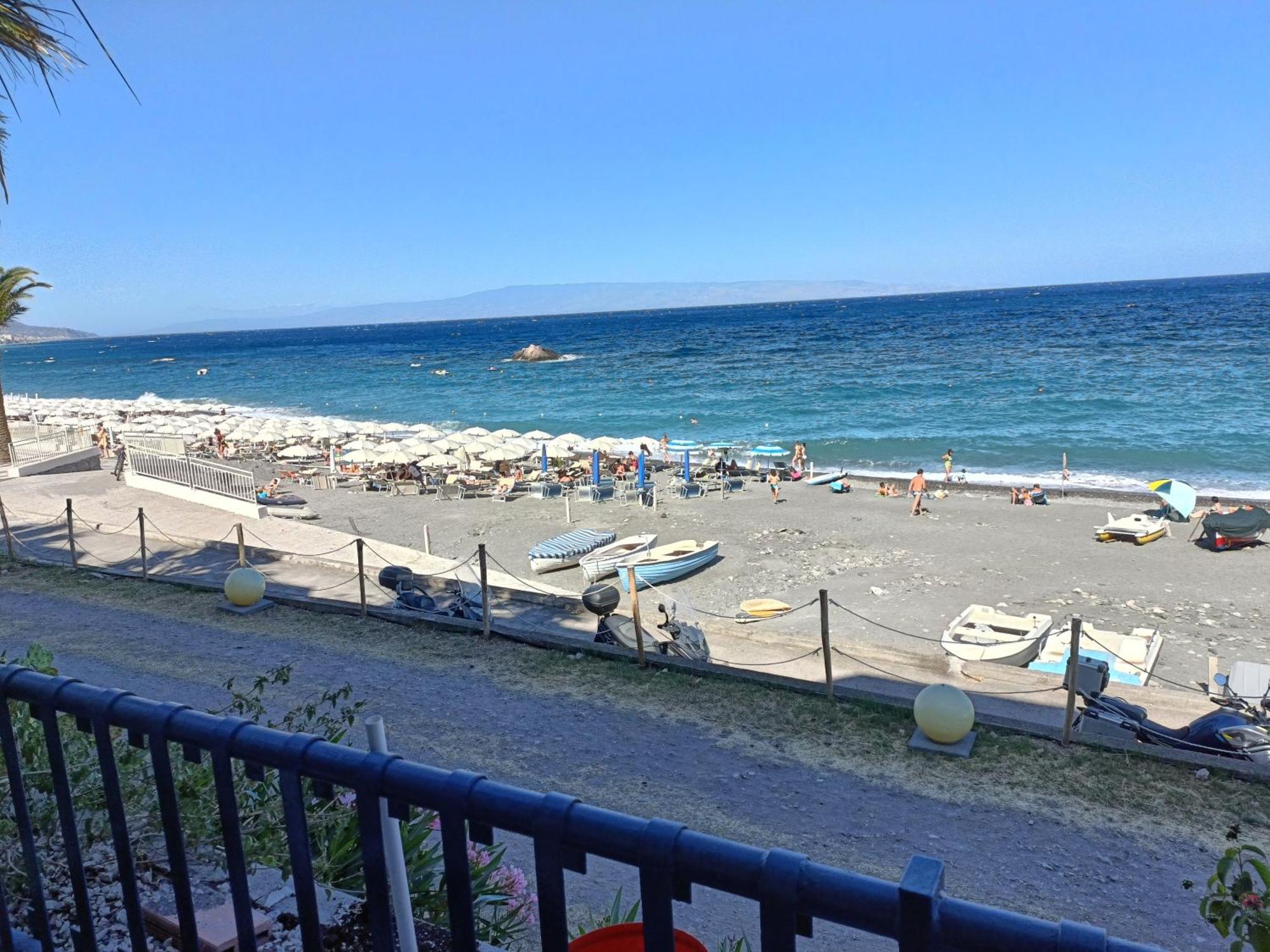 Casa Vacanze Margarita Sant'Alessio Siculo Exterior photo