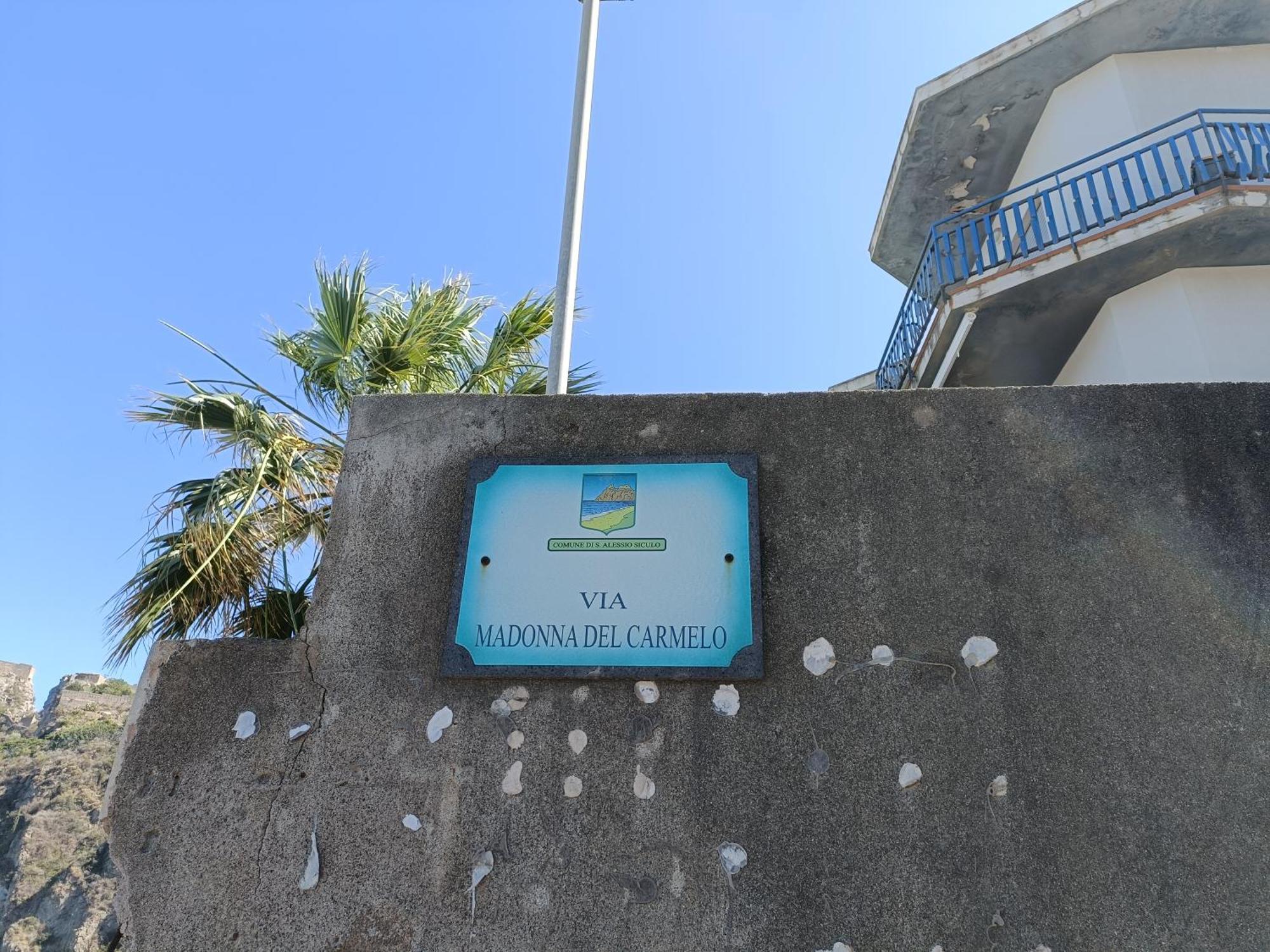 Casa Vacanze Margarita Sant'Alessio Siculo Exterior photo