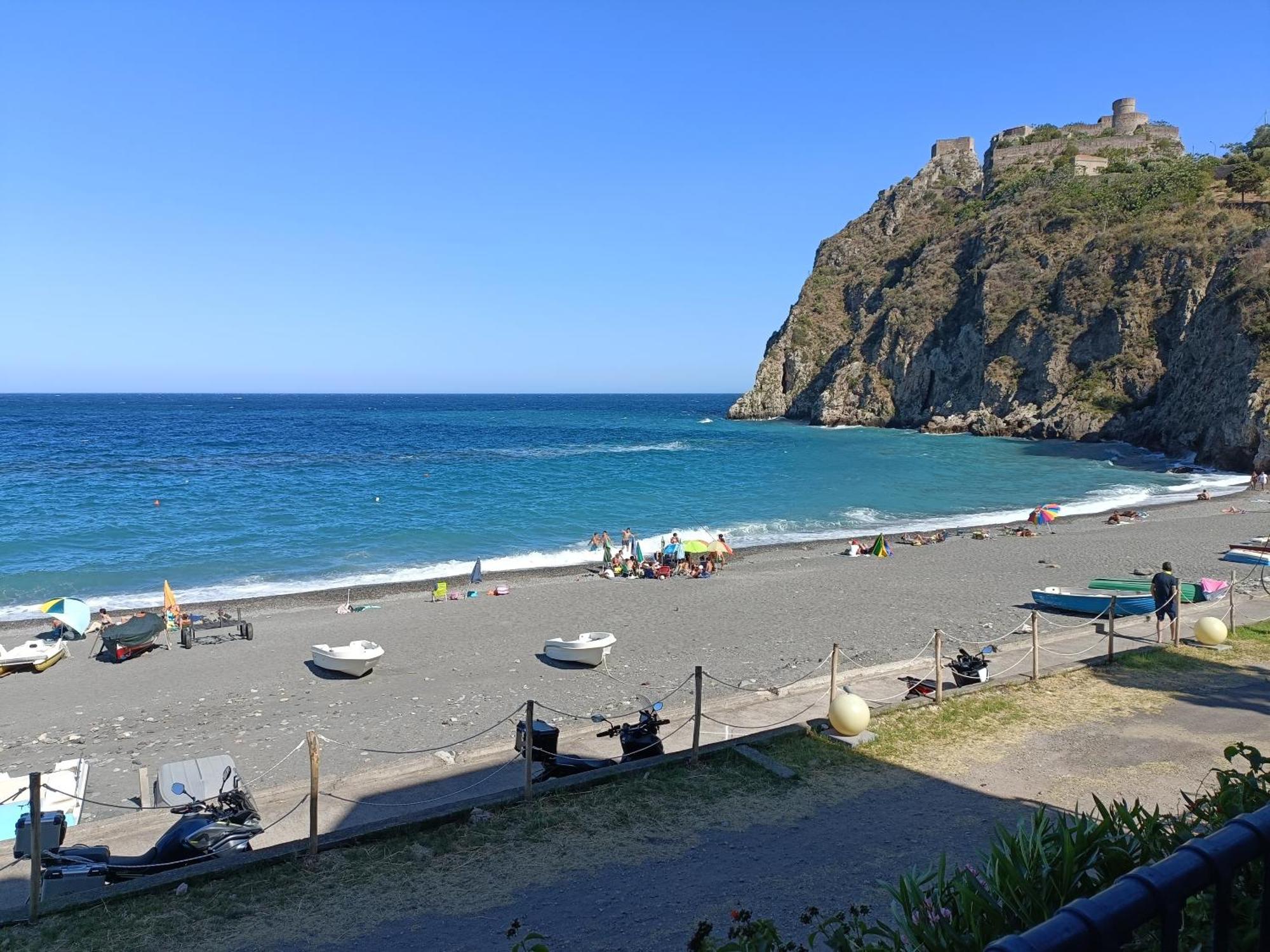 Casa Vacanze Margarita Sant'Alessio Siculo Exterior photo